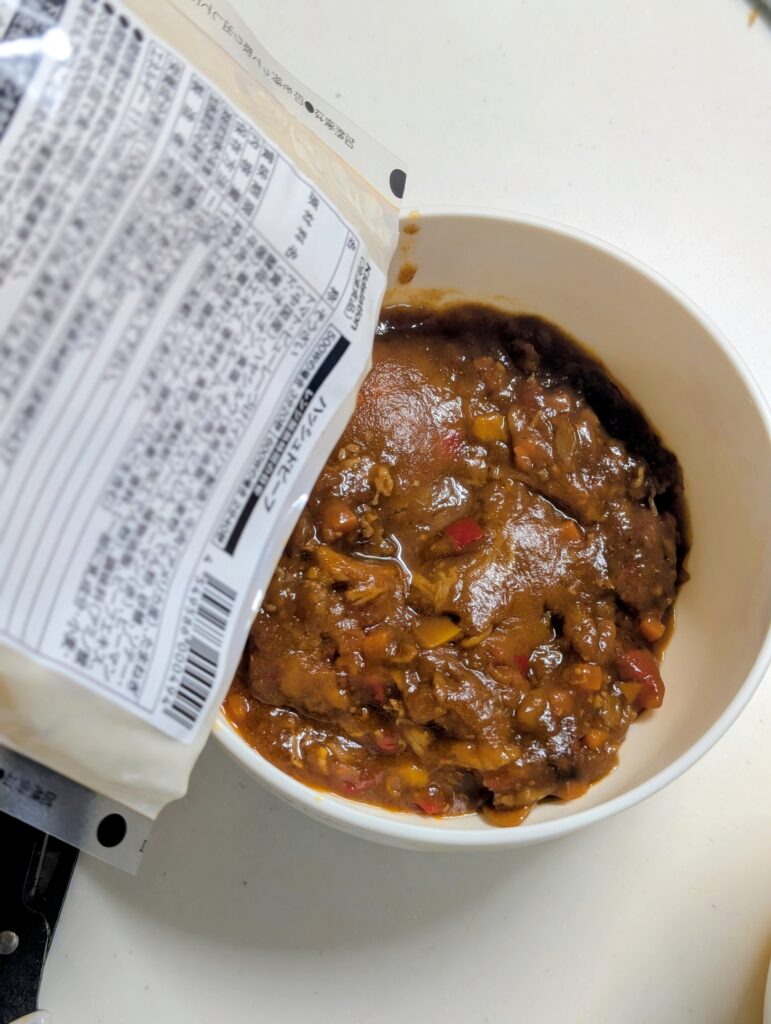 お皿に移して、ご飯をよそったら感性！